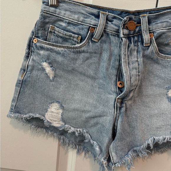 Blank NYC High Rise Distressed Button Fly Raw edge Denim Jean Shorts Sz 24 - Picture 3 of 9
